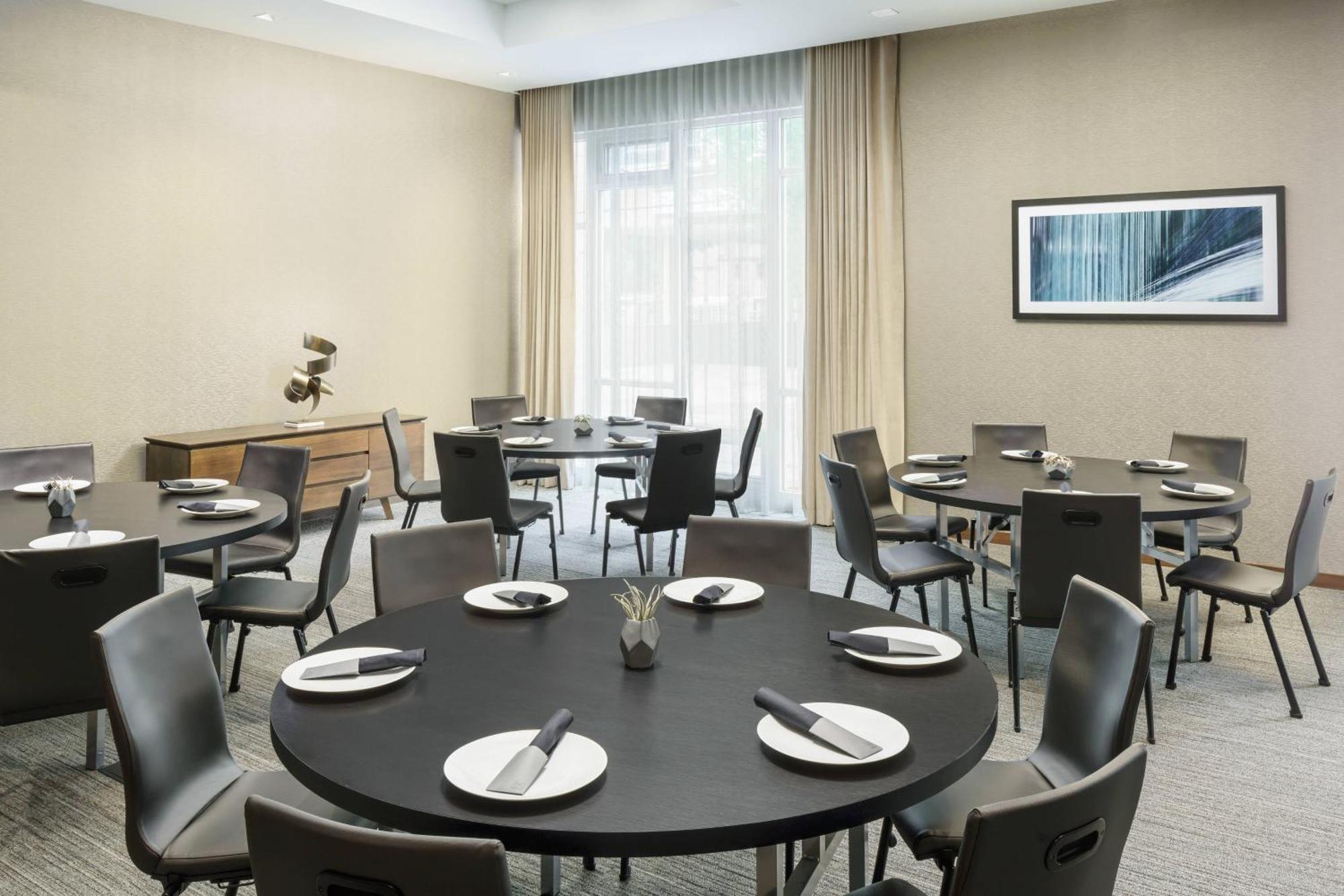 Ac Hotel By Marriott Chapel Hill Downtown Esterno foto