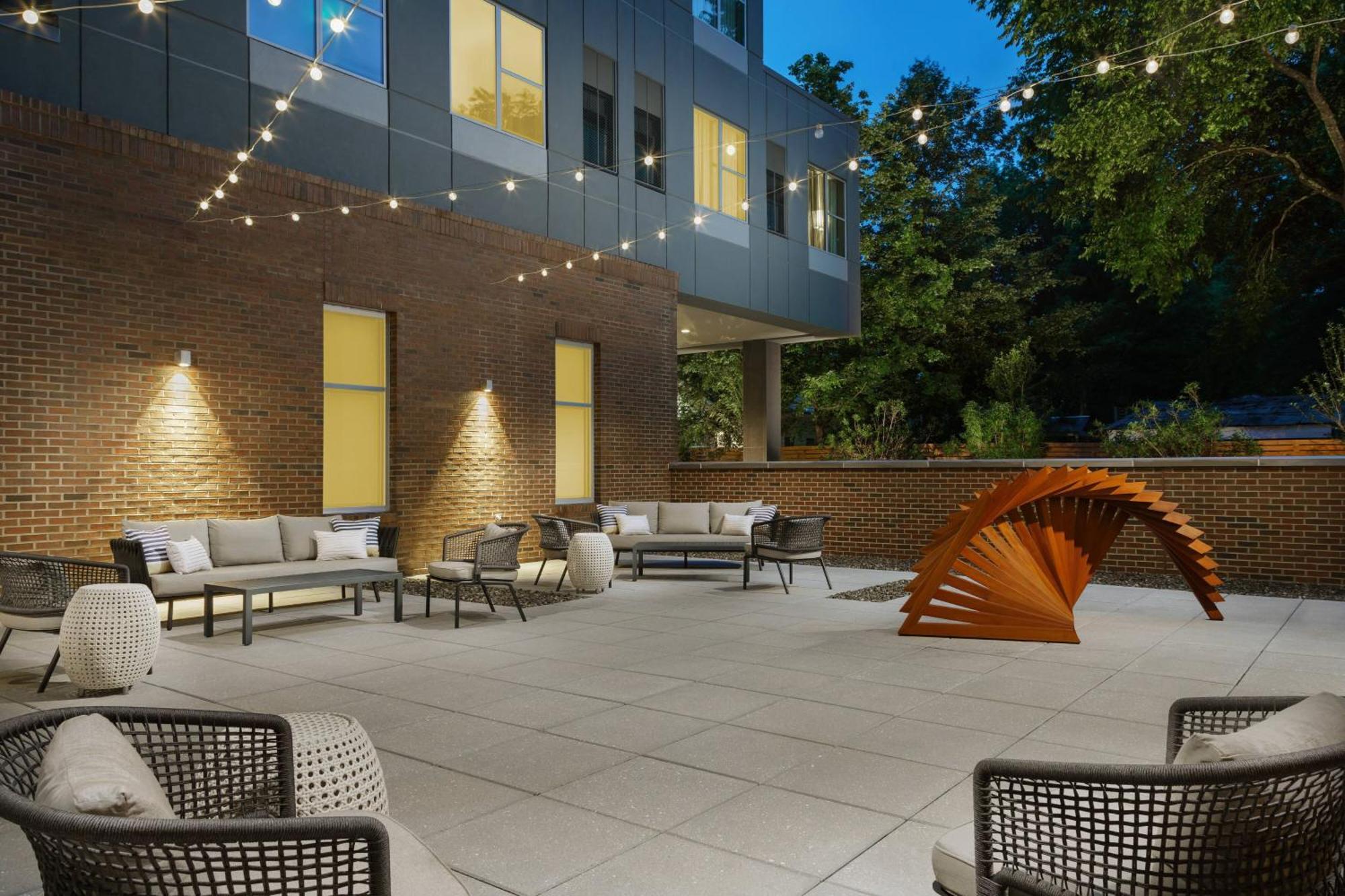 Ac Hotel By Marriott Chapel Hill Downtown Esterno foto