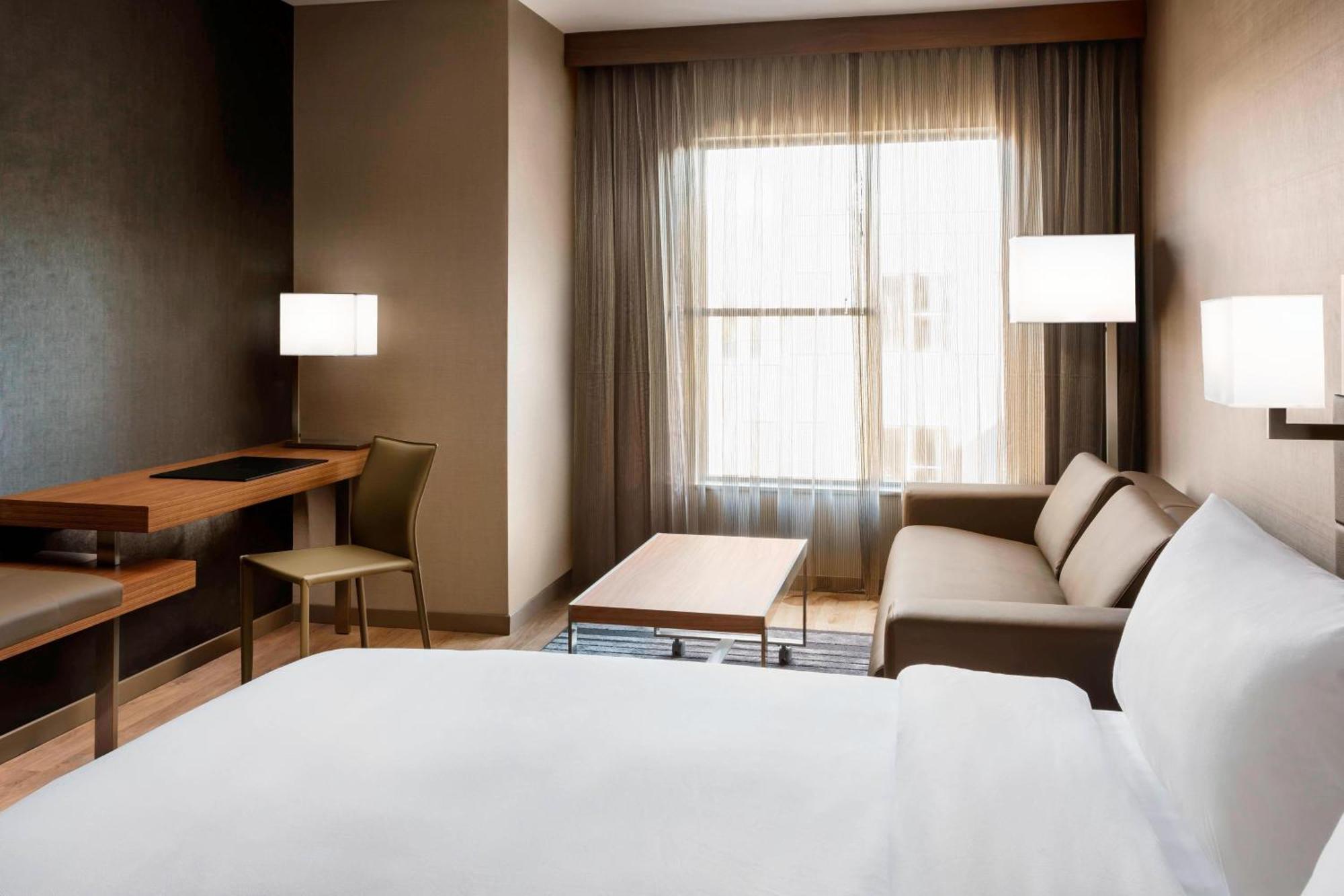 Ac Hotel By Marriott Chapel Hill Downtown Esterno foto