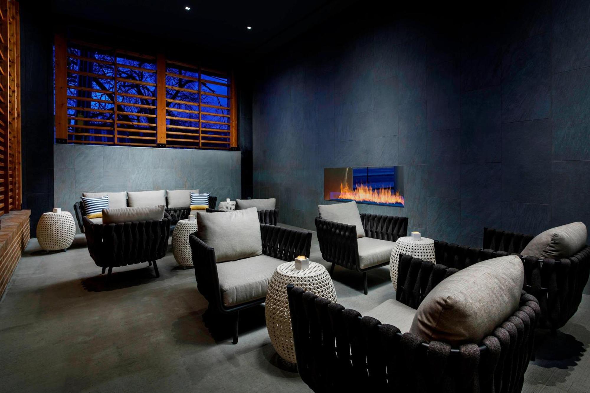 Ac Hotel By Marriott Chapel Hill Downtown Esterno foto