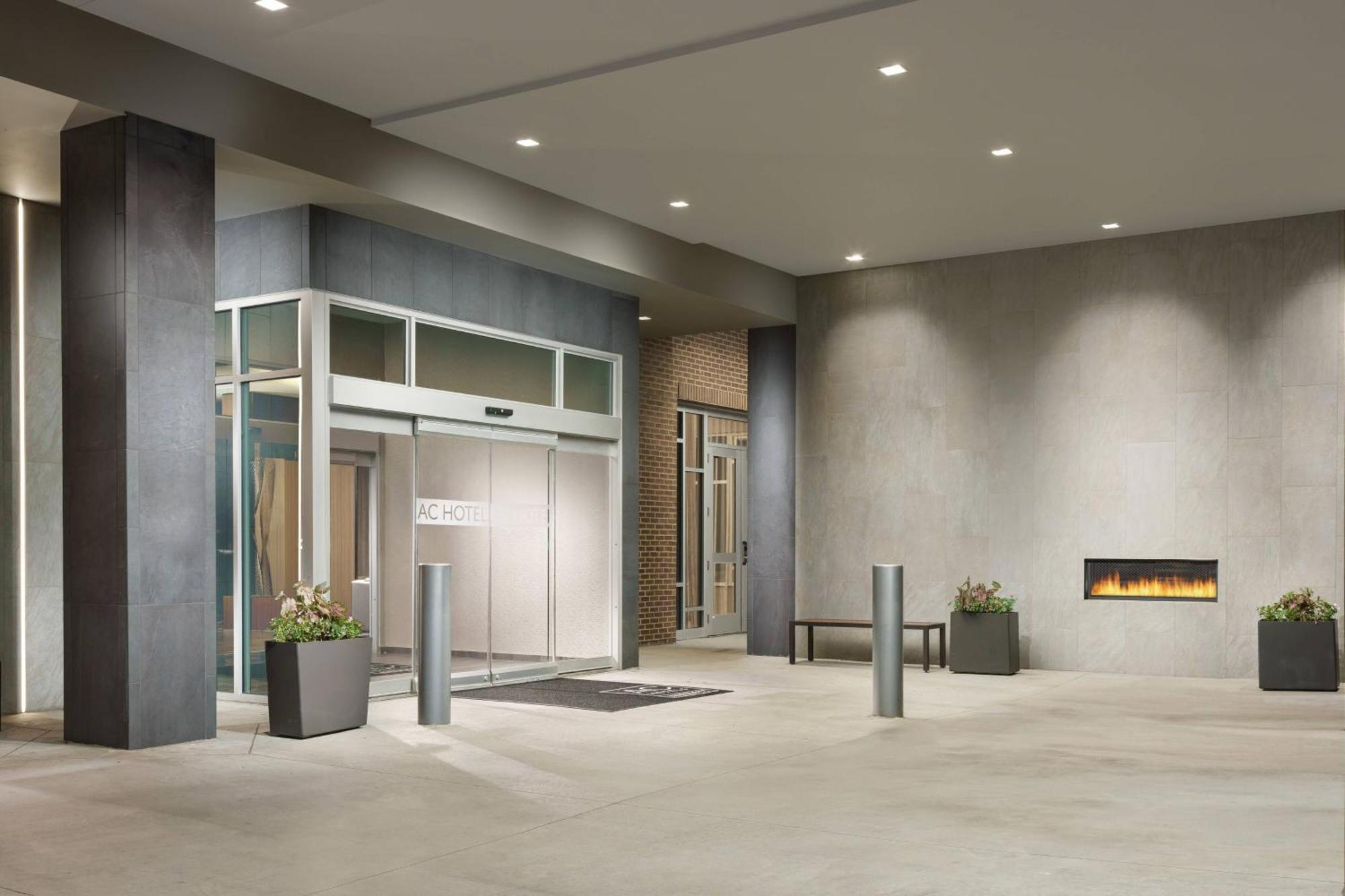 Ac Hotel By Marriott Chapel Hill Downtown Esterno foto